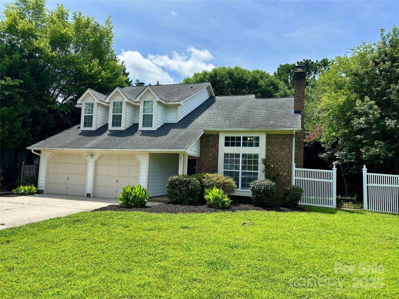 Property image 2 at 14211 Harlequin Drive, Charlotte, NC 28273