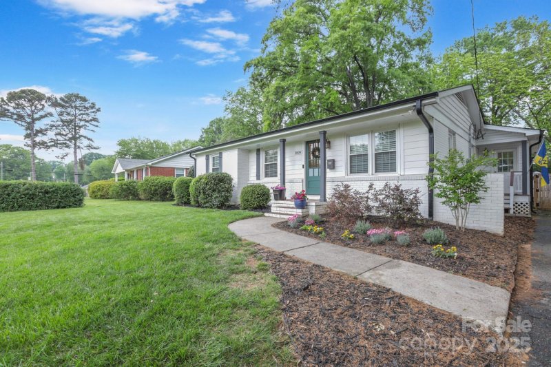 Property image 2 at 3809 Topsfield Road, Charlotte, NC 28211