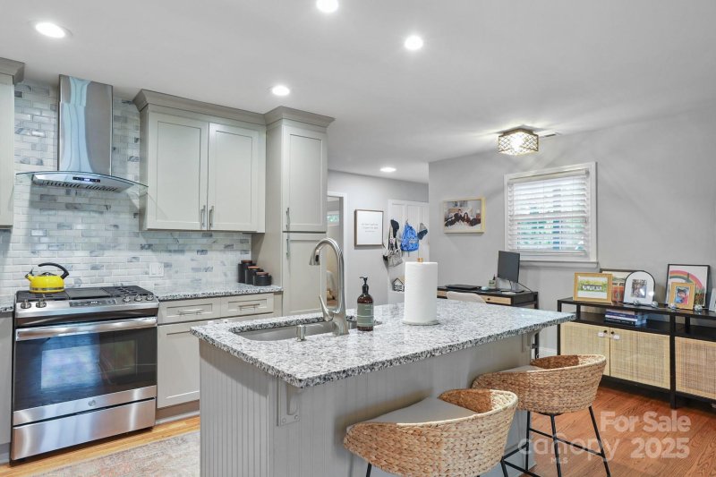 Property image 5 at 3809 Topsfield Road, Charlotte, NC 28211