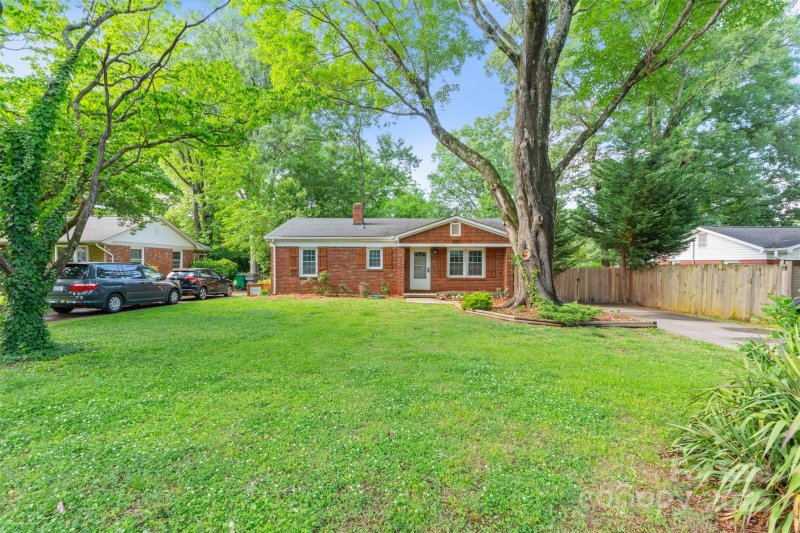 Property image 3 at 2953 Enfield Road, Charlotte, NC 28205