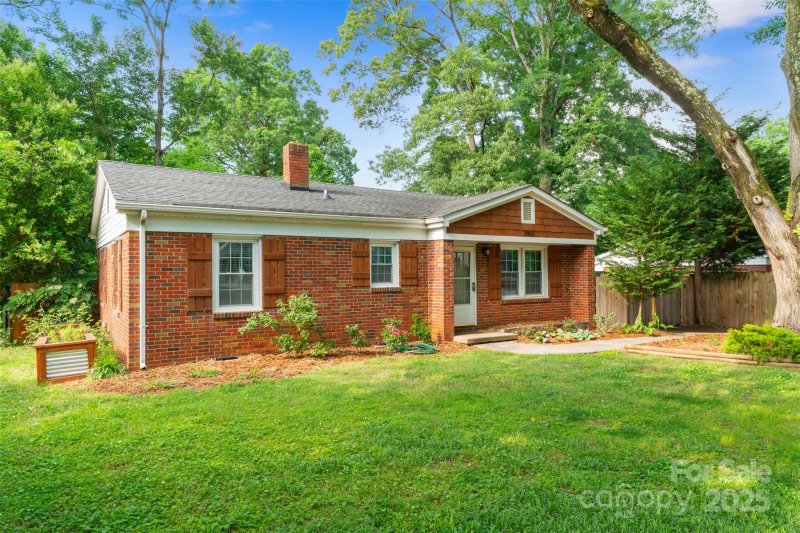 Property image 5 at 2953 Enfield Road, Charlotte, NC 28205