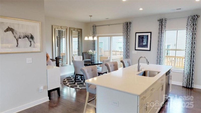 Property image 3 at 1904 Catkin Lane, Charlotte, NC 28205