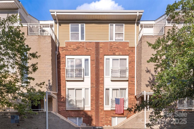 511 Donatello Avenue