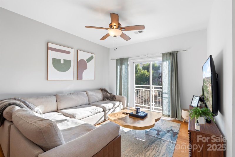 Property image 3 at 511 Donatello Avenue, Charlotte, NC 28205