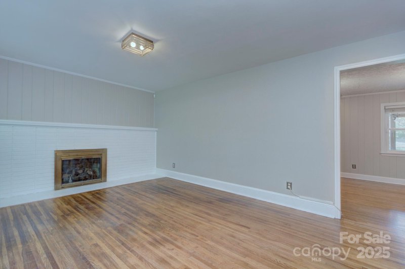 Property image 3 at 3951 Whitehall Drive, Charlotte, NC 28208