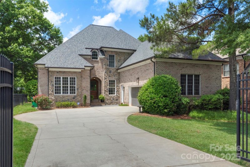 Property image 3 at 6132 Sharon Road, Charlotte, NC 28210