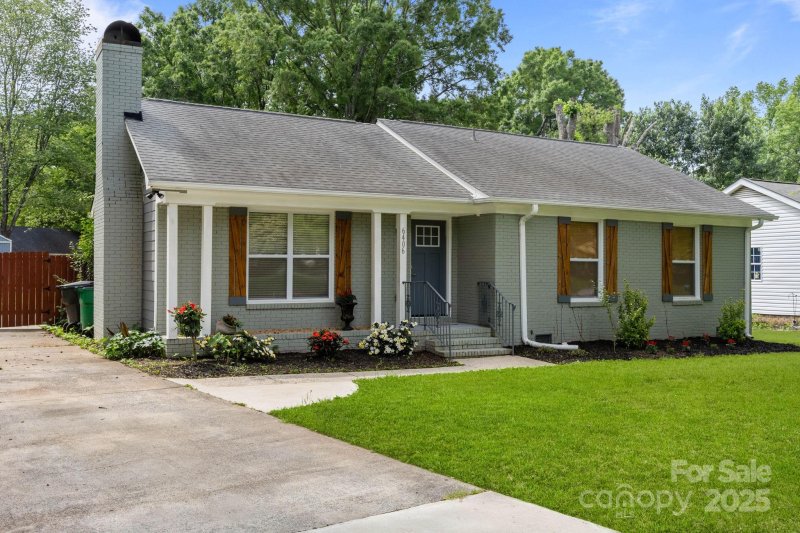 Property image 2 at 6406 Old Meadow Road, Charlotte, NC 28227