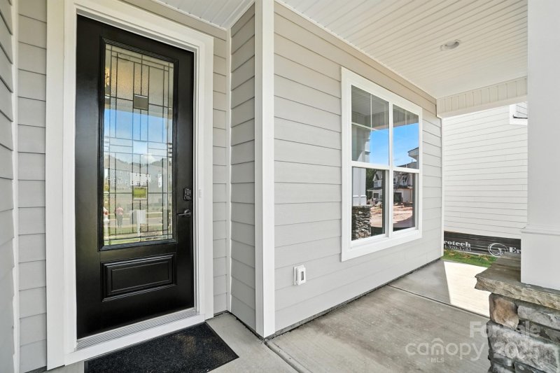 Property image 3 of 128 Longwood Road in Summerlin, Mooresville, NC 28115