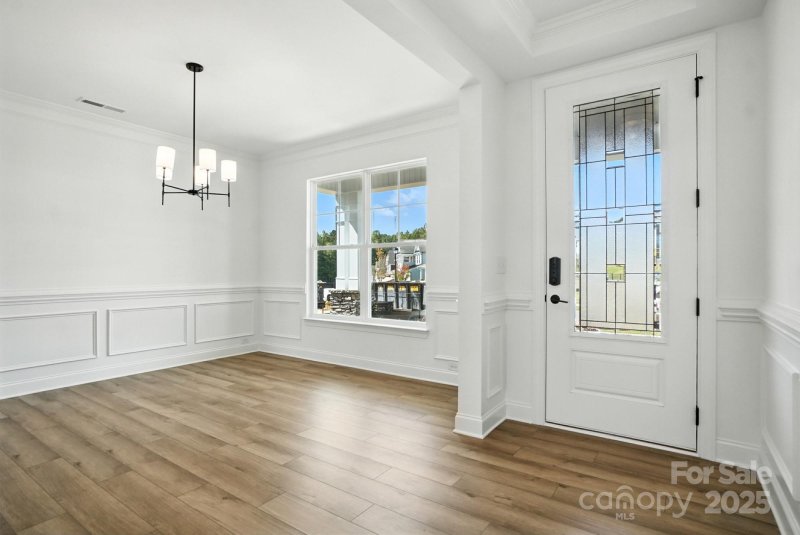 Property image 4 of 128 Longwood Road in Summerlin, Mooresville, NC 28115