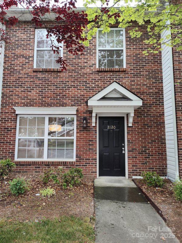 Property image 3 at 2120 Sardony Lane, Charlotte, NC 28213