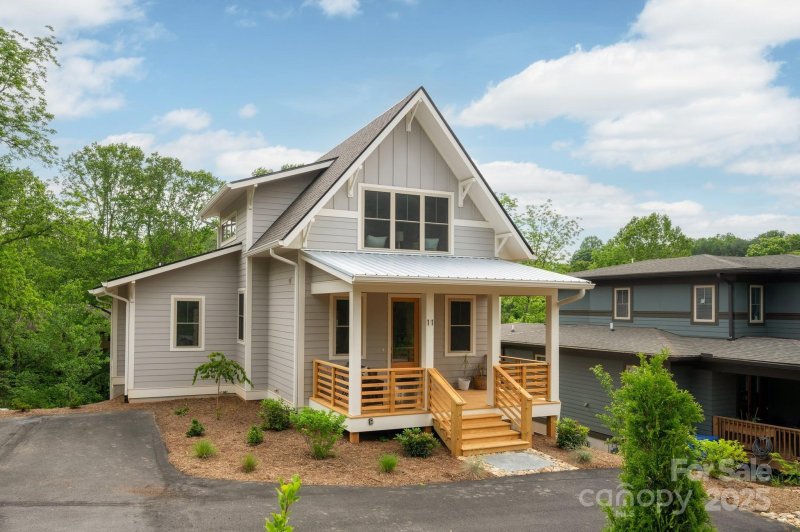 Property image 2 at 11 Middlebrook Road, Asheville, NC 28805