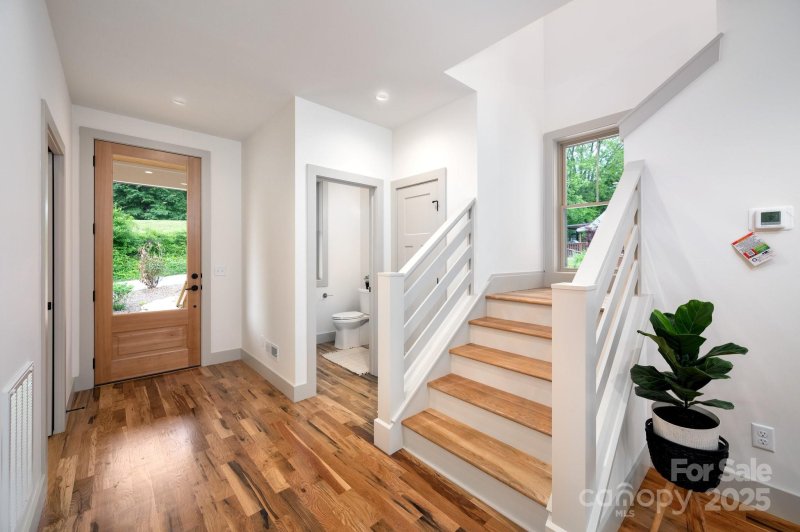 Property image 4 at 11 Middlebrook Road, Asheville, NC 28805