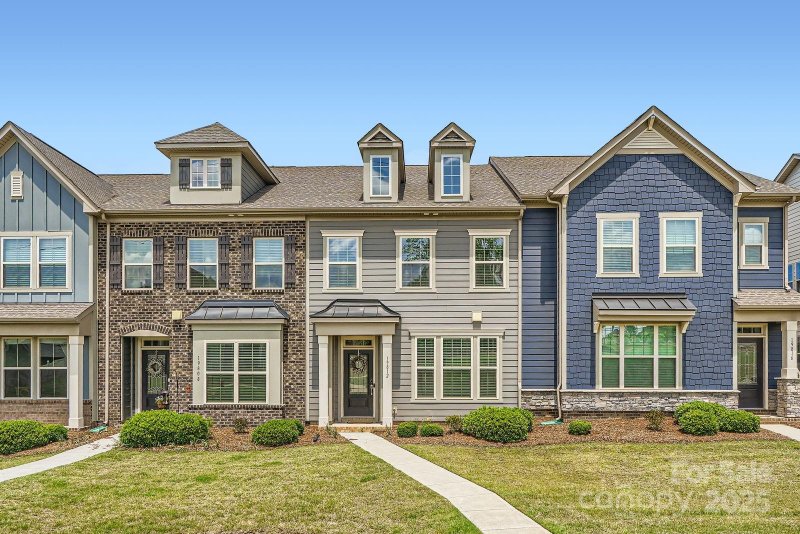 Property image 2 at 19812 Elise Caroline Alley, Davidson, NC 28036