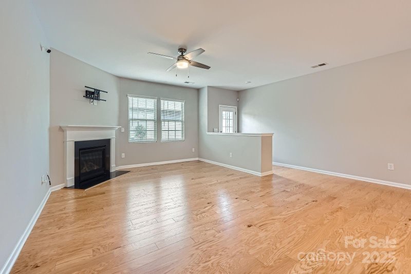 Property image 4 at 19812 Elise Caroline Alley, Davidson, NC 28036