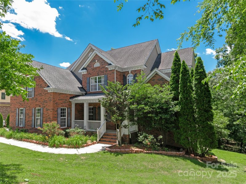 Property image 2 of 8914 Landsdowne Avenue in Abbington, Harrisburg, NC 28075