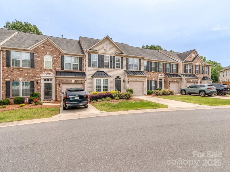 Property image 2 at 2331 Whitford Lane, Charlotte, NC 28210