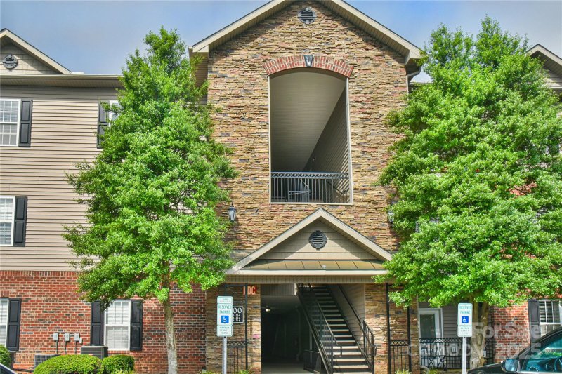 Property image 2 at 214 Appeldoorn Circle, Asheville, NC 28803