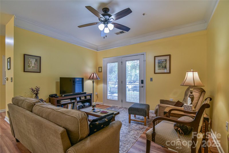 Property image 4 at 214 Appeldoorn Circle, Asheville, NC 28803