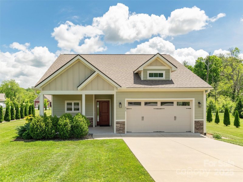 Property image 2 at 896 Blacksmith Run Drive, Hendersonville, NC 28792