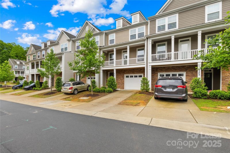 Property image 2 at 2321 Creekmere Lane, Charlotte, NC 28262