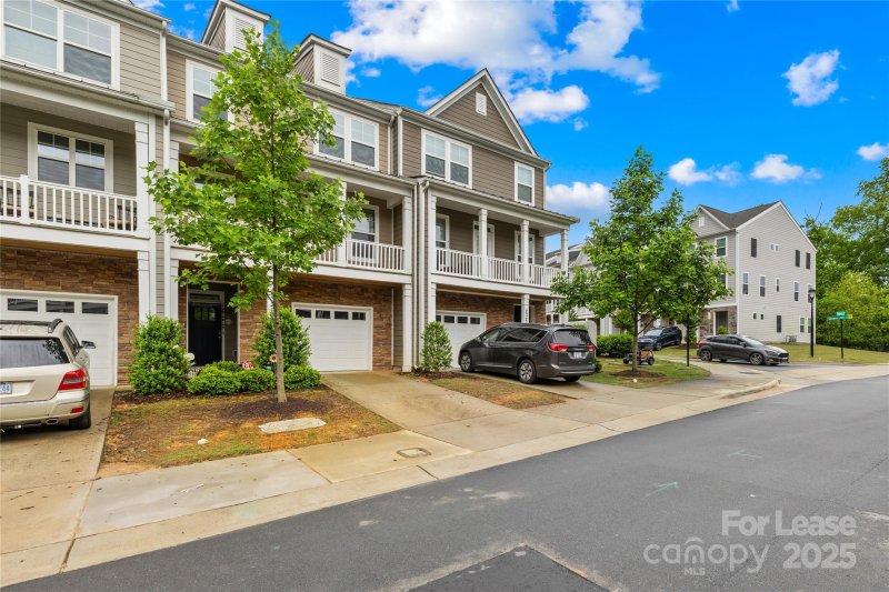 Property image 3 at 2321 Creekmere Lane, Charlotte, NC 28262