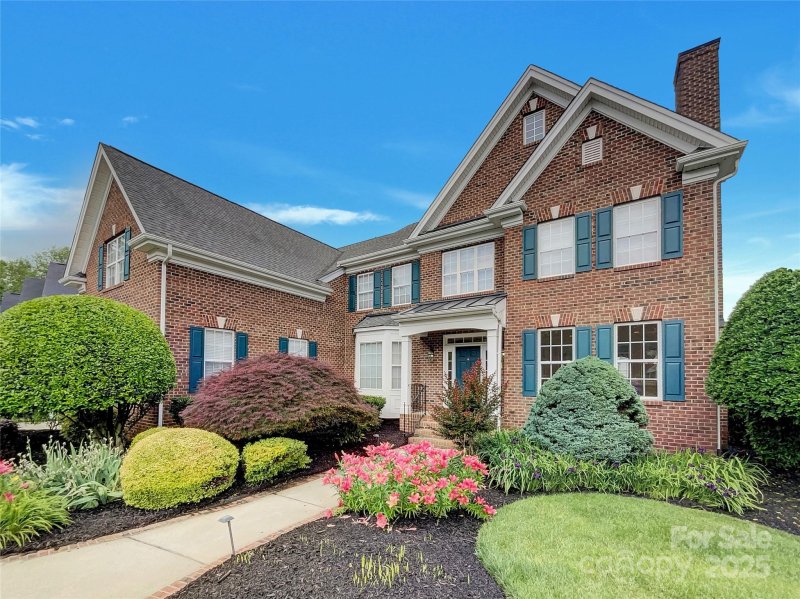 Property image 2 of 1000 Sarandon Drive in Callonwood, Matthews, NC 28104