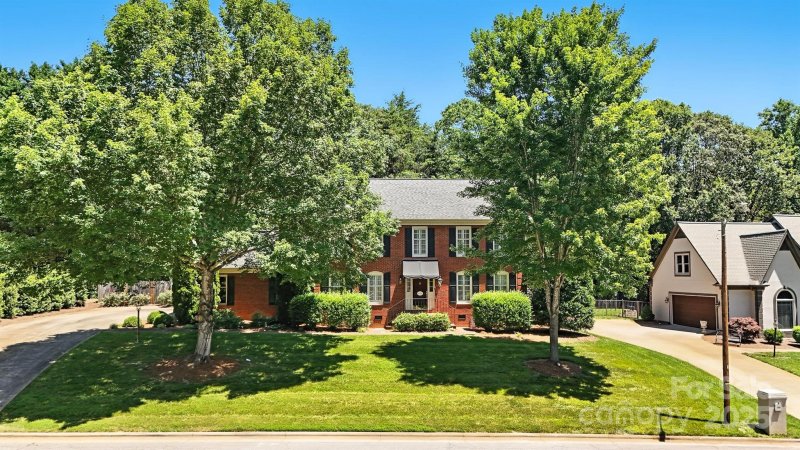 Property image 4 of 147 35th Avenue in Hunters Run, Hickory, NC 28601