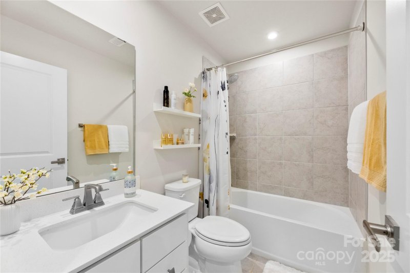 Property image 5 of 3748 Ellington Street in Wendover Green, Charlotte, NC 28211