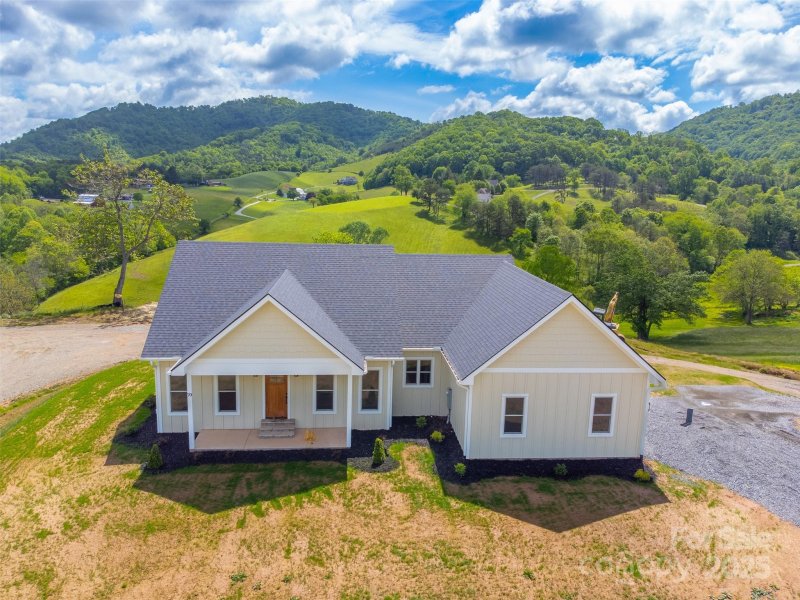 Property image 2 of 70 Knox Best Street in Brinkley Hill, Clyde, NC 28721