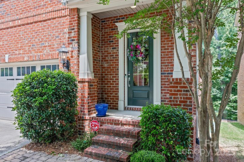 Property image 3 of 703 English Tudor Lane in Gardens At Wendover, Charlotte, NC 28211