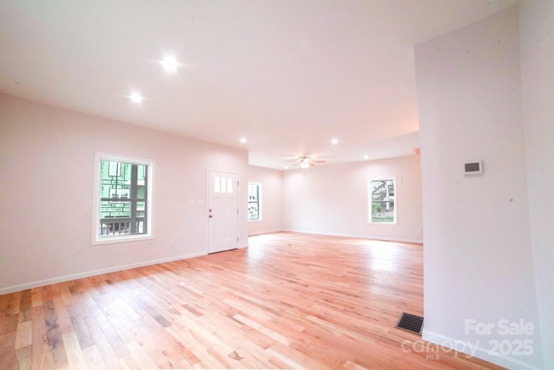 Property image 2 of 7 Berry Crest Lane in Winterhawk, Arden, NC 28704