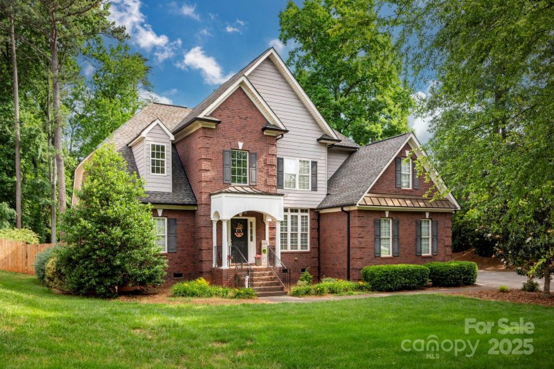Lake Hills Estates, Mooresville Community