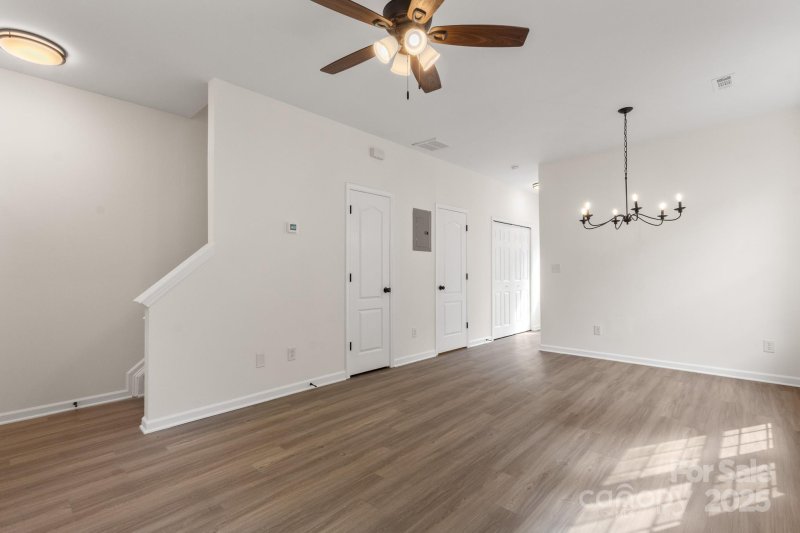 Property image 3 at 5529 Seths Drive, Charlotte, NC 28269