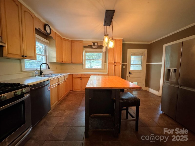 Property image 3 of 616 E Oakwood Avenue in Oakdale, Albemarle, NC 28001