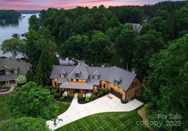 Property image 2 at 116 Creeky Hollow Drive, Mooresville, NC 28117