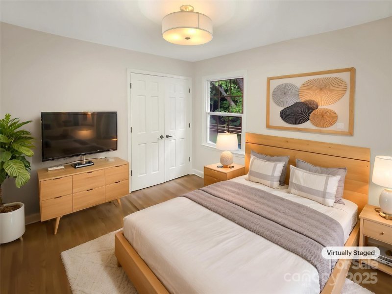 Property image 4 of 1212 Beechdale Drive in East Forest, Charlotte, NC 28212