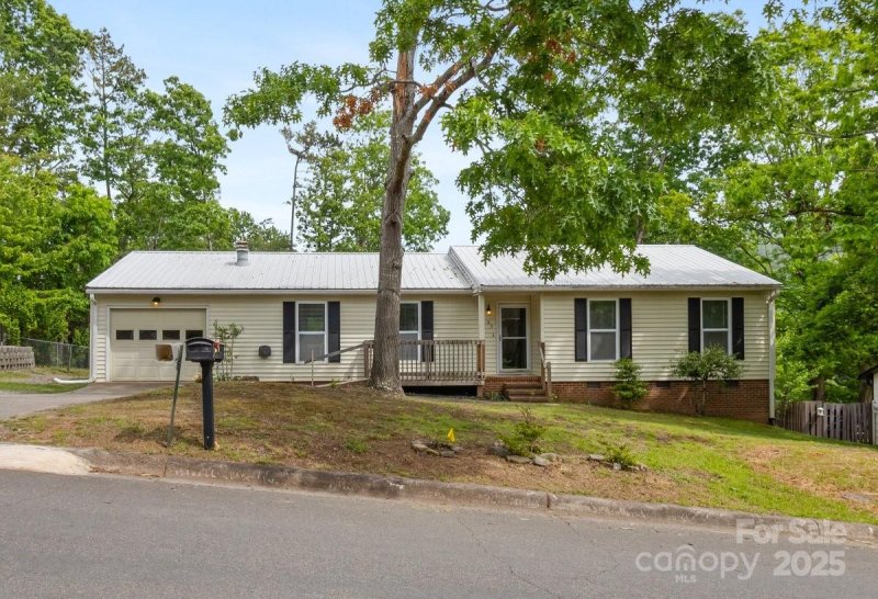 Stoneybrook, Asheville Community