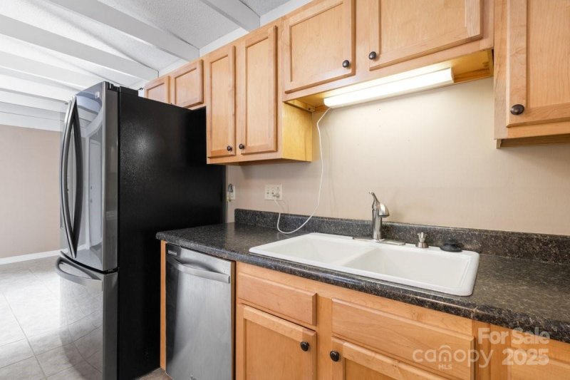 Property image 3 of 65 Knoll Ridge Drive in Stoneybrook, Asheville, NC 28804