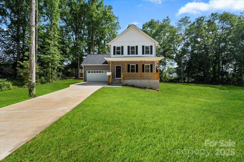 Property image 2 at 4541 Kings Court, Hickory, NC 28602