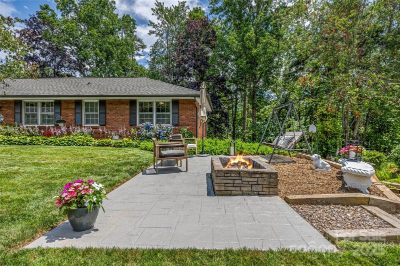 11 Blueberry Hill Road