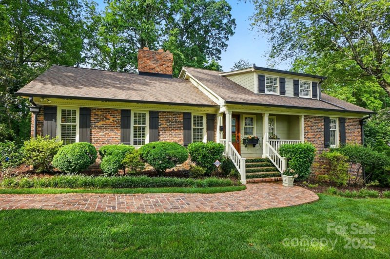 Property image 2 at 2025 Sagamore Road, Charlotte, NC 28209