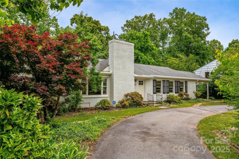 Property image 3 at 26 Crockett Avenue, Asheville, NC 28805