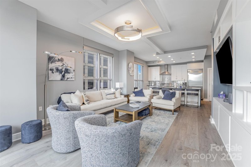 Property image 3 at 333 W Trade Street, Charlotte, NC 28202