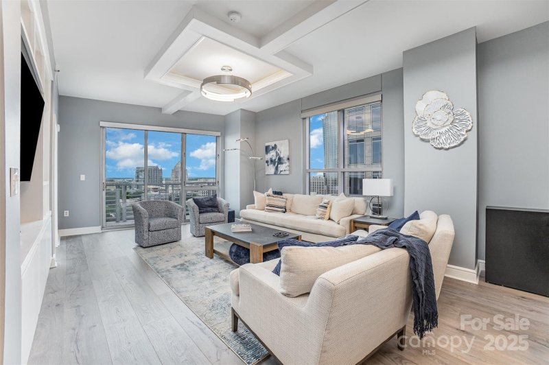 Property image 4 at 333 W Trade Street, Charlotte, NC 28202