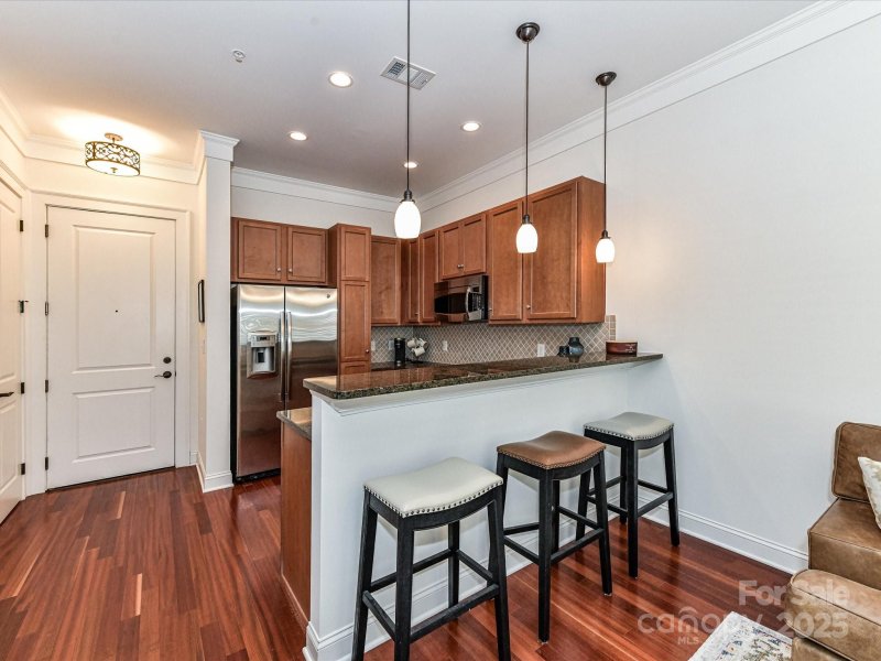 Property image 5 at 2810 Selwyn Avenue, Charlotte, NC 28209