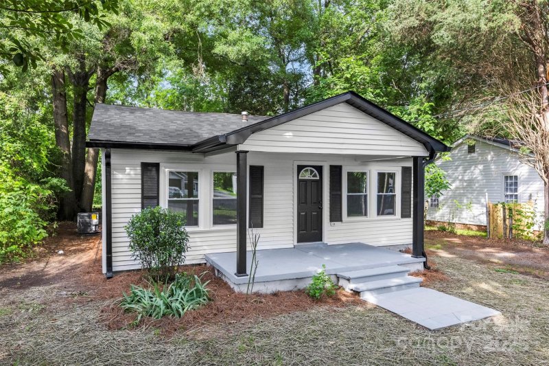 Property image 2 of 1155 Cedar Grove Lane in Cedar Grove Park, Rock Hill, SC 29732