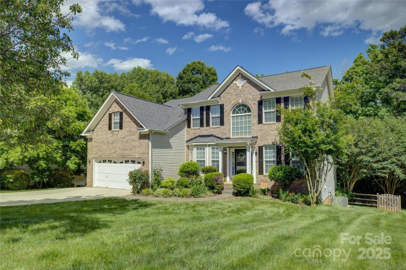 12125 Mountainside Lane