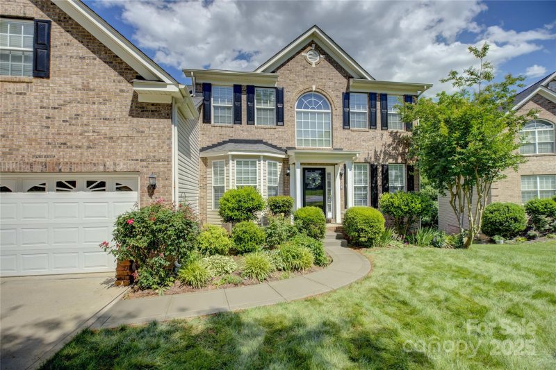 Property image 2 of 12125 Mountainside Lane in Withers Grove, Charlotte, NC 28278