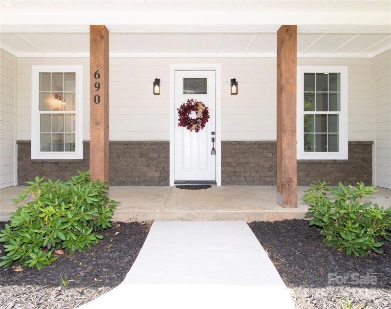 Property image 4 of 690 Settlers Trail in Settlers Cove, Mars Hill, NC 28754