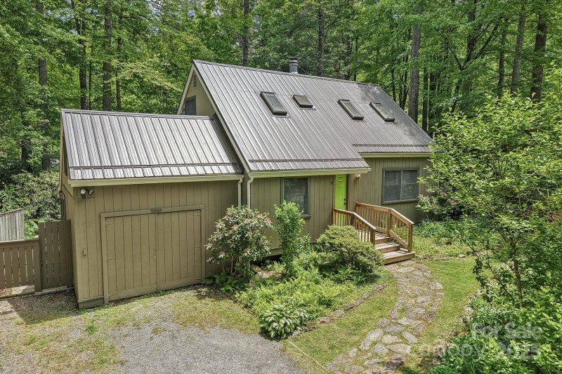 Property image 2 of 19 Reuben Branch Road in Spring Lake Estates, Maggie Valley, NC 28751